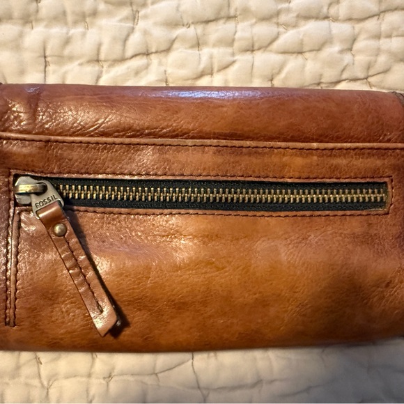 Fossil Tan Leather Wallet with Metal Clasp - Picture 2 of 9